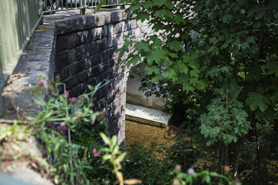 Bild der Eulach an einem Tunneleingang