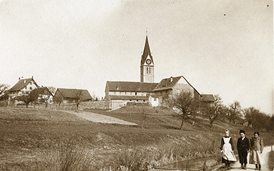 Bild von Oberi 1904 mit der Eulach im Vordergrund